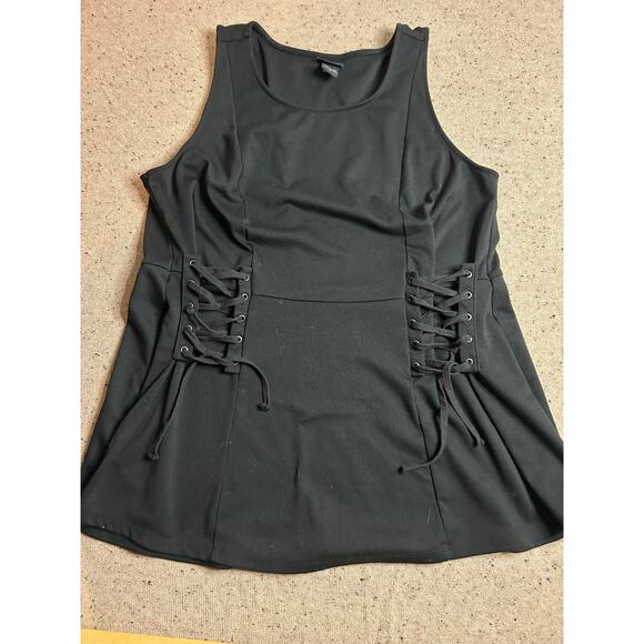 Torrid Black Sleeveless Tunic Top Size 2 Corset Lace Up Witchy Goth Festival - Picture 1 of 5